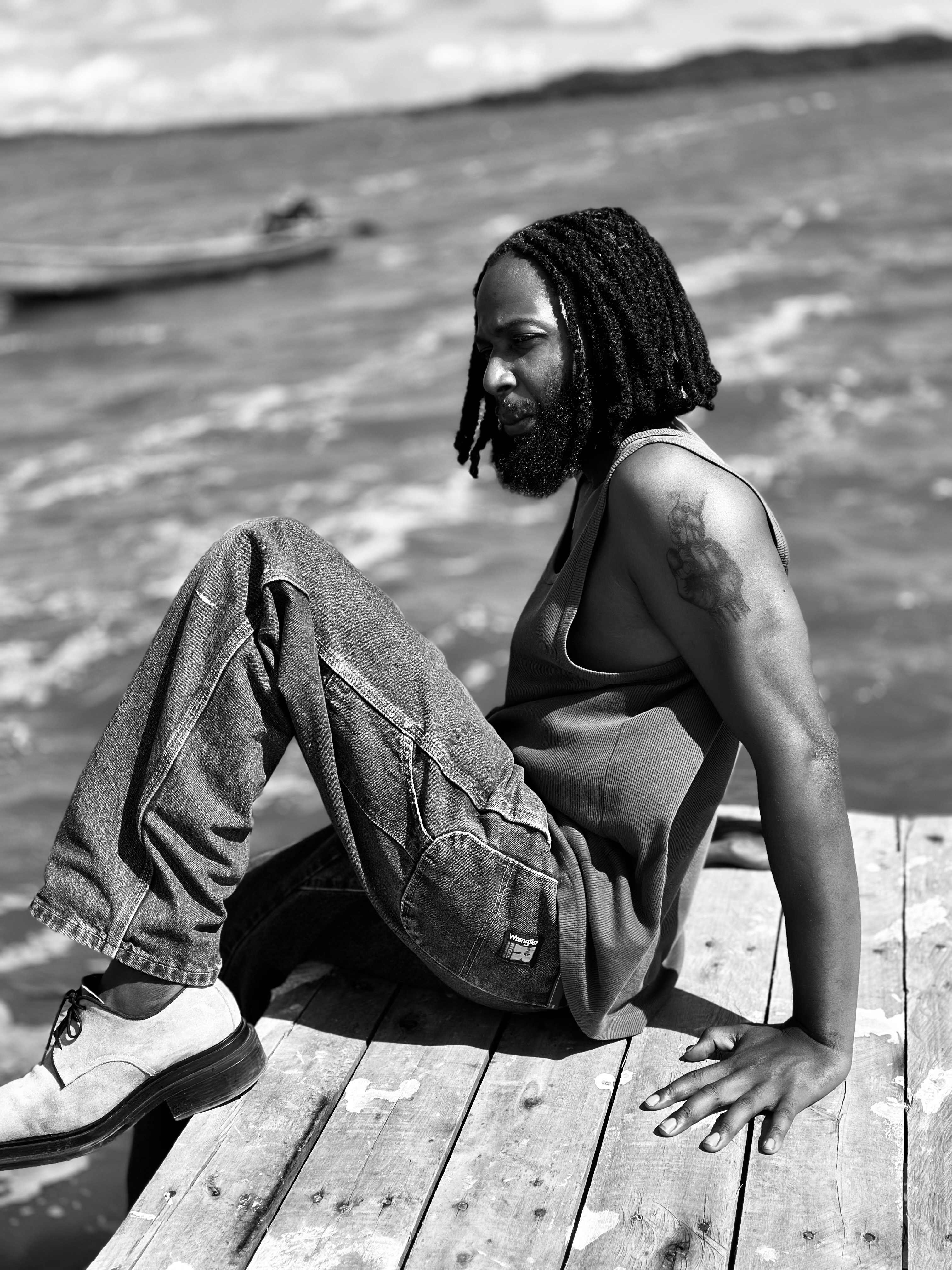After a long break of not releasing new music omulyoowi is back with the new sound